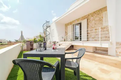 Image de Le Dimore di Luciana e Serafina sont à quelques pas de la plage.