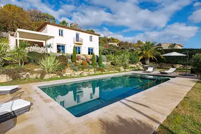 Image de Le Roucasset – Piscine & vue panoramique