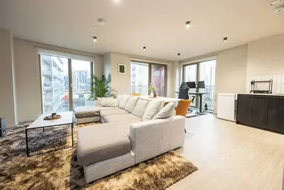 Image de Chic 2Bed Near Castlefield Canals- 4min to Station