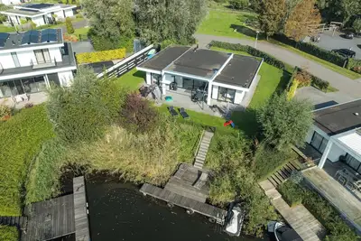 Image de Spacious 8-person villa with three bathrooms and a private jetty on the water – ideal for families and groups of friends who want to enjoy peace, nature and cozy get-togethers.