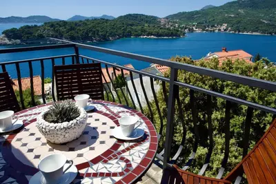 Image de House with 4 apartments for 12 persons at the beach with perfect view