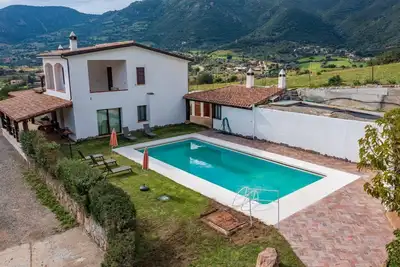 Image de Su Castangiu 2 avec piscine