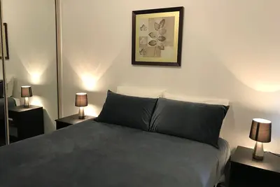 Image de 4Bedrooms, 3Bath, 5beds, Entire Apartment in City, Private Garage