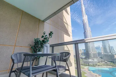 Image de Celestial Downtown – 2br with Iconic Sights