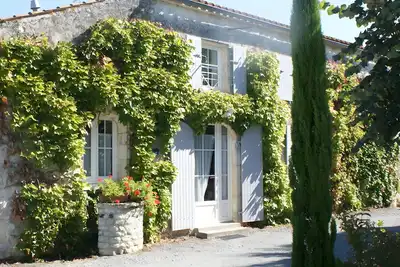 Image de Maison de vacances « Le Nid - Gîtes Les Grandes Chaumes » avec terrasse, jardin privés et Wi-Fi