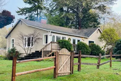 Image de Peaceful Seaside Farmhouse, near Moonstone Beach and Redwood National Park