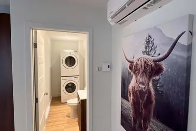 Image de Le Refuge Contemporain | Location Mensuelle 2 Chambres + 1, 5 Salles de Bain