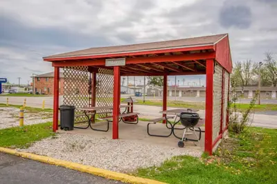 Image de Value Meets Comfort | Modern Stay w/ Breakfast, Wi-Fi & Free Parking