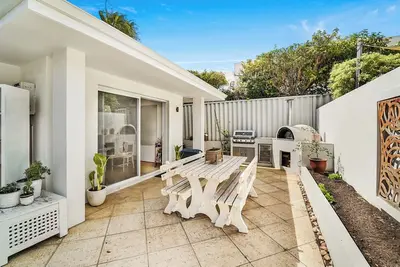 Image de West Coast Beach House