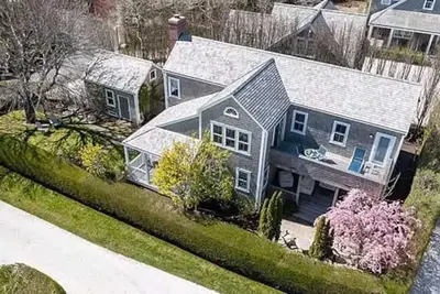 Image de 4 Bdr-Short Walk to Town, Jetties & Galley Beach