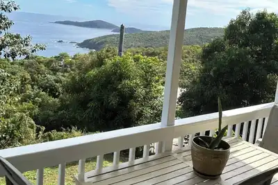 Image de Escape to this beautiful 3-bedroom, 2-bathroom home.