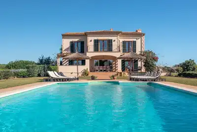 Image de Oasis de Lumière à Es Llombards: Piscine, Clim & Four à Pizza (10p)