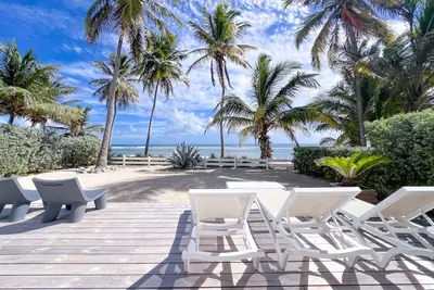 Image de Villa Crystal Paradise – Pieds dans le sable aux Raisins Clairs