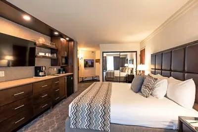 Image de Cliff Club at Snowbird - 1 Bedroom with 1 King bed and sofa bed with balcony