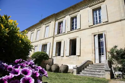 Image de Séjour d'exception au Château Le Noble avec piscine privée – Au cœur d’un vignoble historique