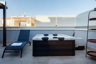 Image de Appartement I Tramonti Del Golfo 'Attico' avec vue mer, Wi-Fi et climatisation