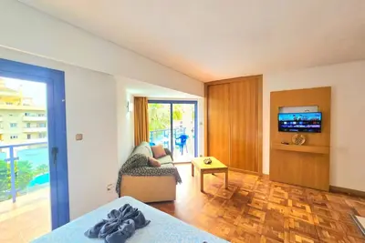 Image de Studio moderne à Benalmádena avec vue mer et piscine