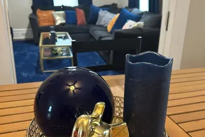 Image de 3-bedroom house in gorgeous Akron located in Highland Square