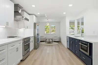 Image de 4/3 Renovated Sanibel Getaway, Huge Property on Canal, Easy Access from Causeway