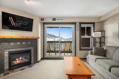 Image de Driftwood Den | Ski-In/Out | Hot Pools | Fireplace