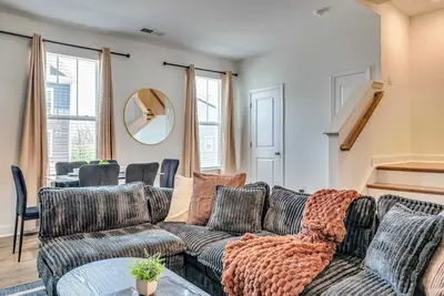 Image de 4br Townhouse | King Bed | Garage | Northlake