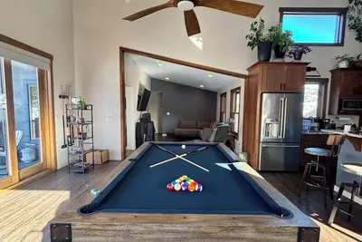 Image de Newly remodeled  4-bedroom 2 story home, perfect for your mountain getaway.