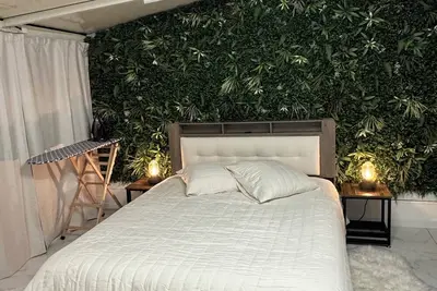 Image de Secret suite avec jacuzzi à moins de 2 km de la plage entièrement rénové