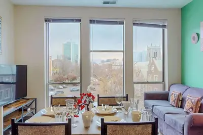 Image de Stylish Home With Free ParkingFA