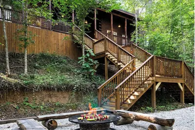 Image de Breezeway Cabin • 2 Cabins w/ Hot tub, patio