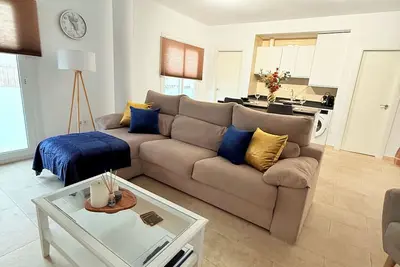 Image de 30 sec to Beach • 4 Guests - Self Check-in - Carihuela