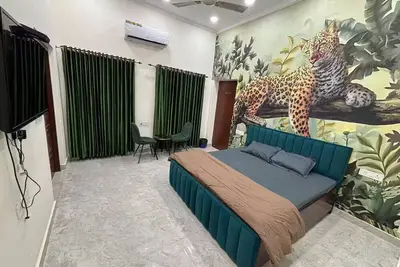 Image de Trahes Lux Elite 4bhk Near Blk Max & Ganga Ram