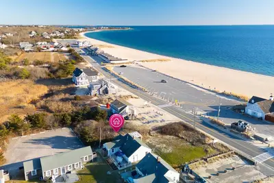 Image de New! Prime Location, Craigville Beach Steps Away