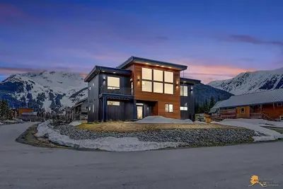 Image de Amazing Modern Home - Stunning Views, Near Ski Area