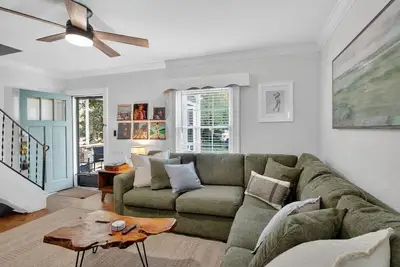 Image de The Stono Retreat - Minutes to Downtown & Beach