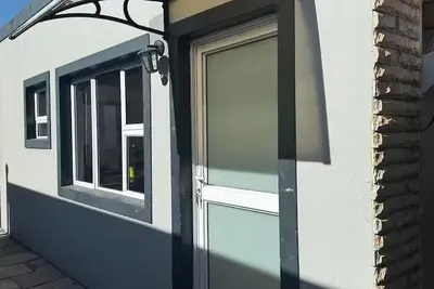 Image de Sunny Snooze - Cosy 2 or 4 sleeper in Cape Town