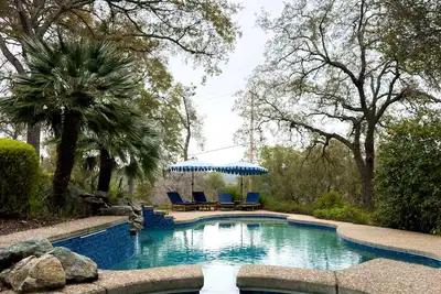 Image de Pool & Spa 4br Paradise: Swim—Soak—See Lake Views