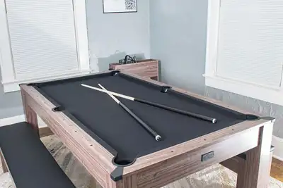 Image de Fantastic 2br • King Bed • Pool Table • Free Wifi in charming Montgomery