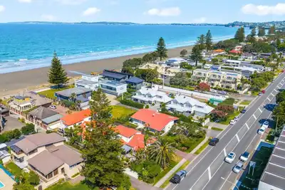 Image de Orewa Beachside Escape | Backyard & Bbq
