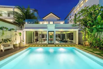 Image de Lima House – 3br Villa Walk to Batu Bolong Beach