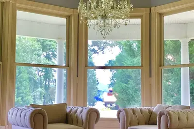 Image de Spacious charming lake house on Lake Hartwell