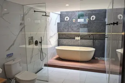 Image de 5br Berawahouse. com Exclusive Designer Very Unique Berawa Beach Max Fun+Style