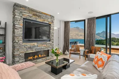 Image de Chic Central Penthouse 3bm with Spa