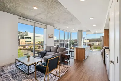 Two CozySuites Adeline - 3br