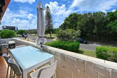 Image de Beachfront 1br + Loft. Bliss. Surf-Café-Escape