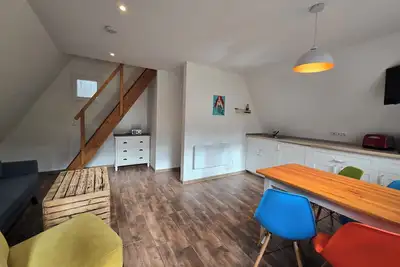 Image de Enjoy an idyllic forest setting - cozy Finnish hut just a few steps from the beach