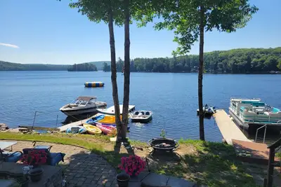 Image de Brewer Lake Orrington Maine  Home 5 Bed 2. 5 Bath Hot Tub, Sauna, Massage Chair