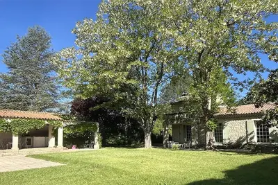 Image de Villacacias – Une parenthèse de douceur dans les Alpes de Haute Provence.