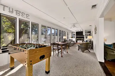 Image de Expansive Family Beach Estate 4 Min Walk to Beach by Tybee Cottages