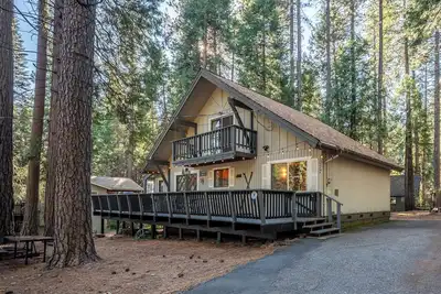 Image de Grinning Bear Getaway w/ Central Heating!