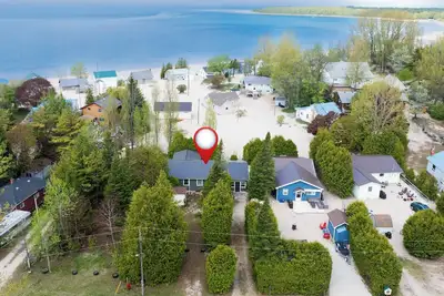 Cedar Shore - King Bed!